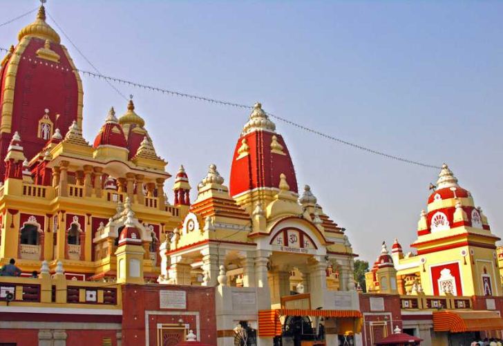 Supreme Court refuses to interfere with Delhi High Court order for eviction of squatters from Jhuggis and Dharamshalas at Kalkaji Temple Supreme Court refuses to interfere with Delhi High Court order for eviction of squatters from Jhuggis and Dharamshalas at Kalkaji Temple